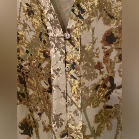 COLDWATER CREEK
BEIGE/BROWN FLORAL
DESIGN CHIFFON BLOUSE SZ L - Picture 4 of 9